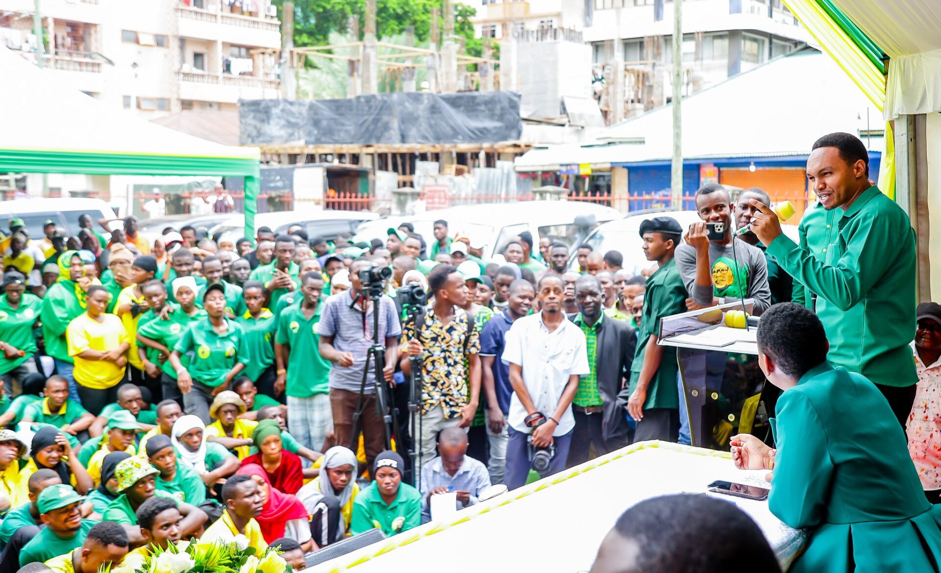 Amos Makalla Amos Makalla