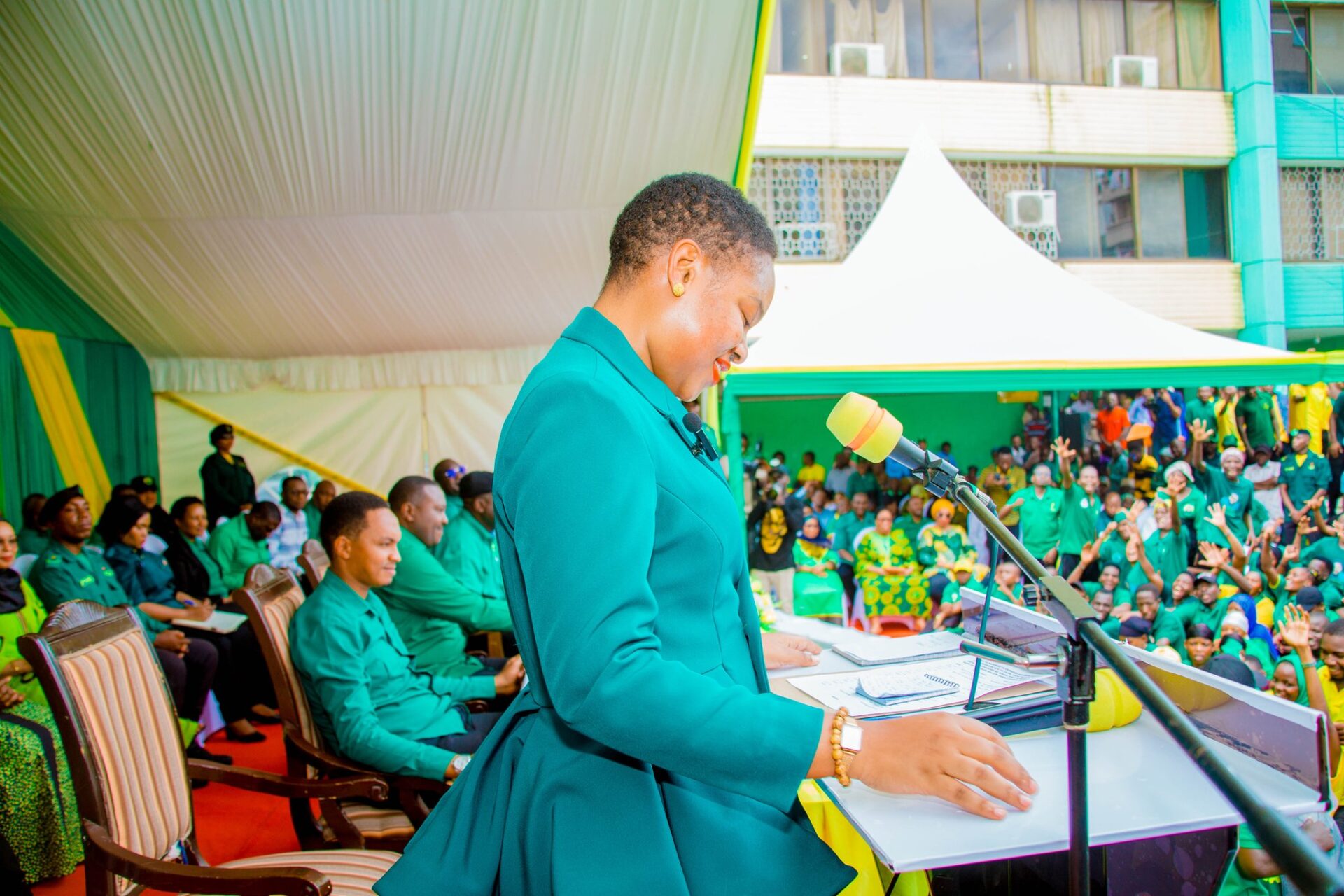 Amos Makalla Amos Makalla