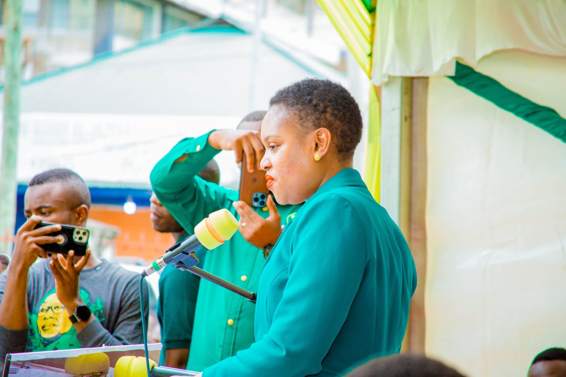 Amos Makalla Amos Makalla