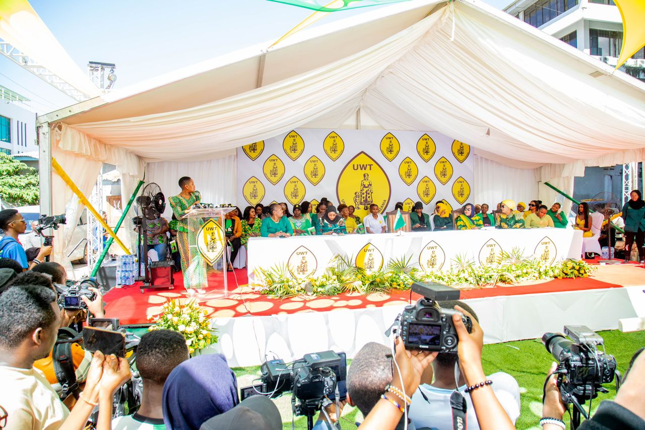 President Hussein Ali Mwinyi President Hussein Ali Mwinyi